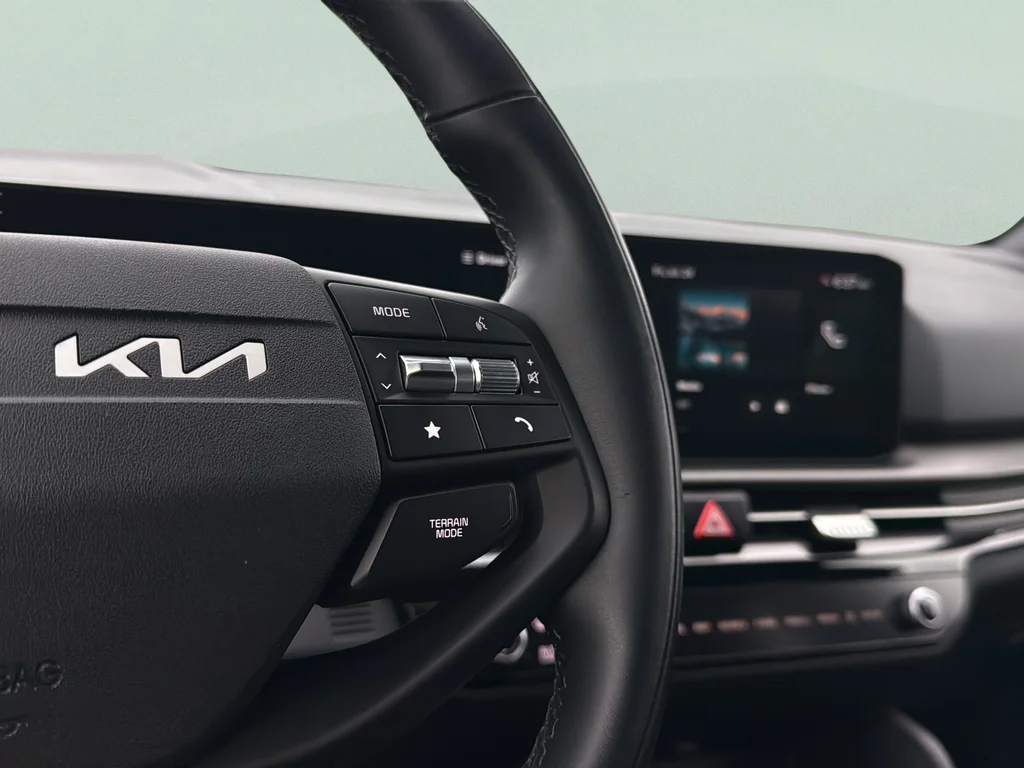 Used 2026 Nebular Blue/Black Roof Kia X-Pro Prestige image 16