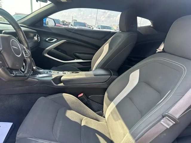 Used 2017 Hyper Blue Metallic Chevrolet SS image 27