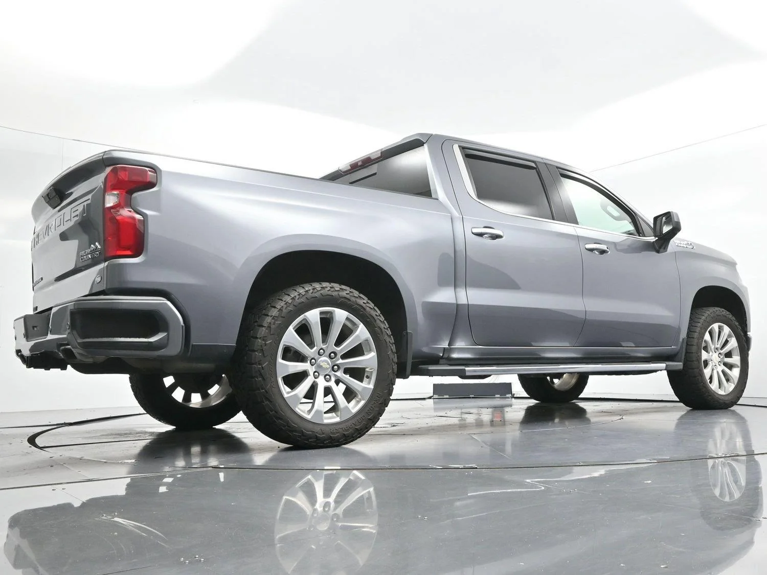 Used 2019 Satin Steel Metallic Chevrolet High Country image 55