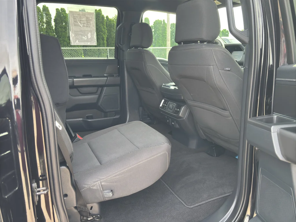 Used 2024 Agate Black Metallic Ford XLT image 13