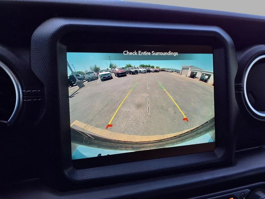 Used 2022 Black Jeep Unlimited Sahara image 7