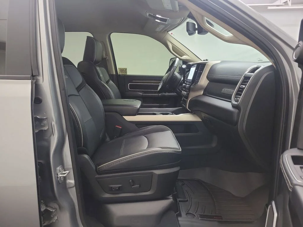 Used 2022 Sil Ram Laramie image 24