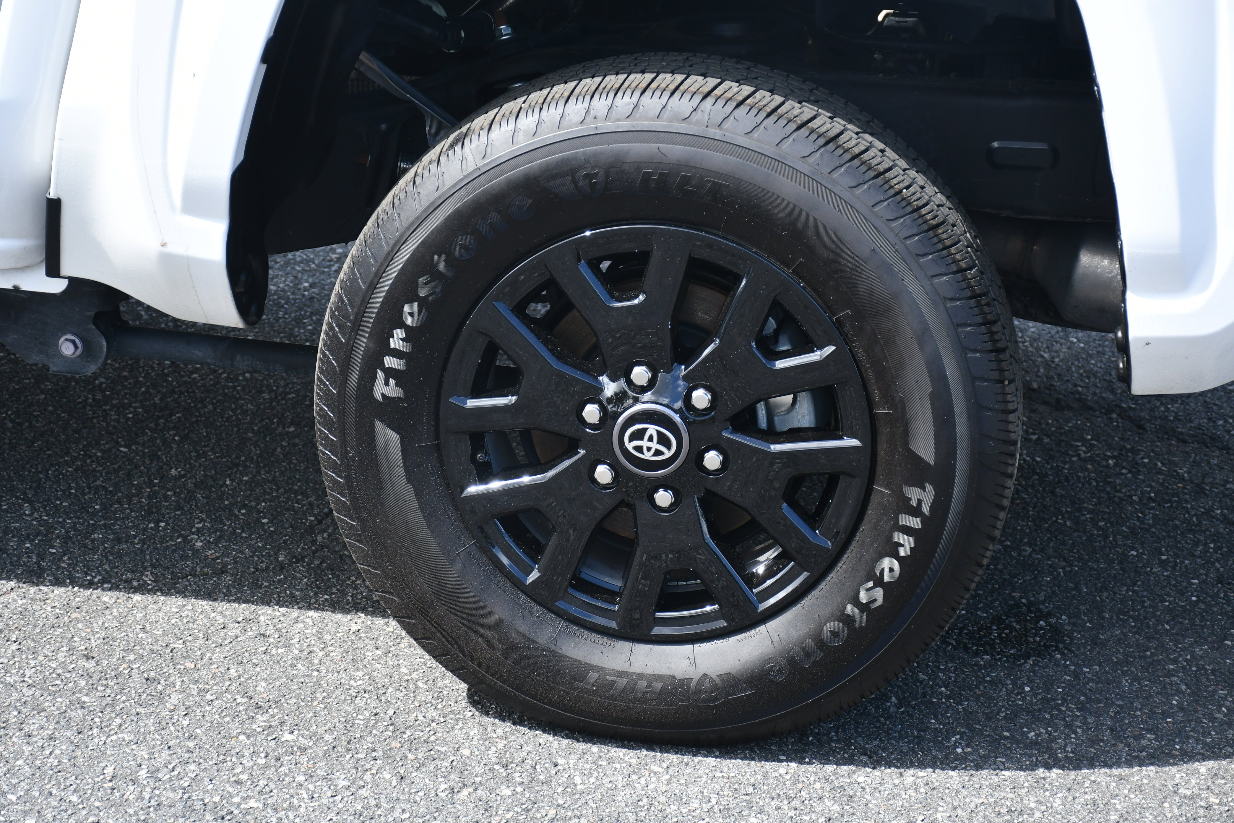 2025 Toyota Tacoma SR5 - Photo 20