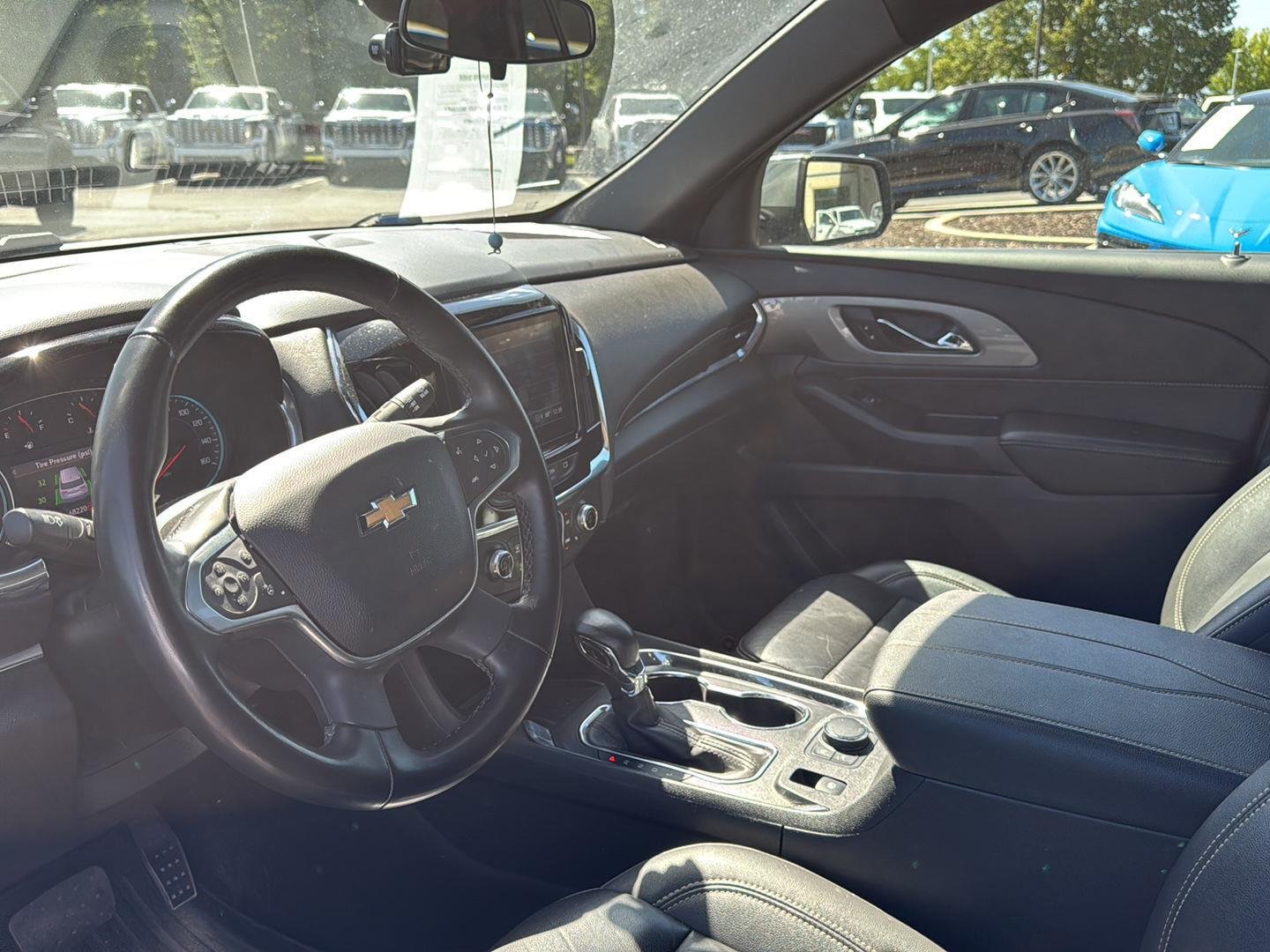 Used 2023 STERLING GRAY METALLIC Chevrolet LT Leather image 4