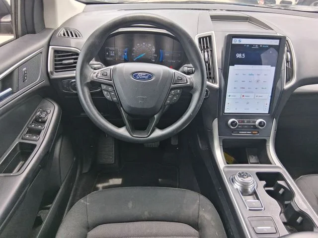 Used 2022 Black Ford SE image 8