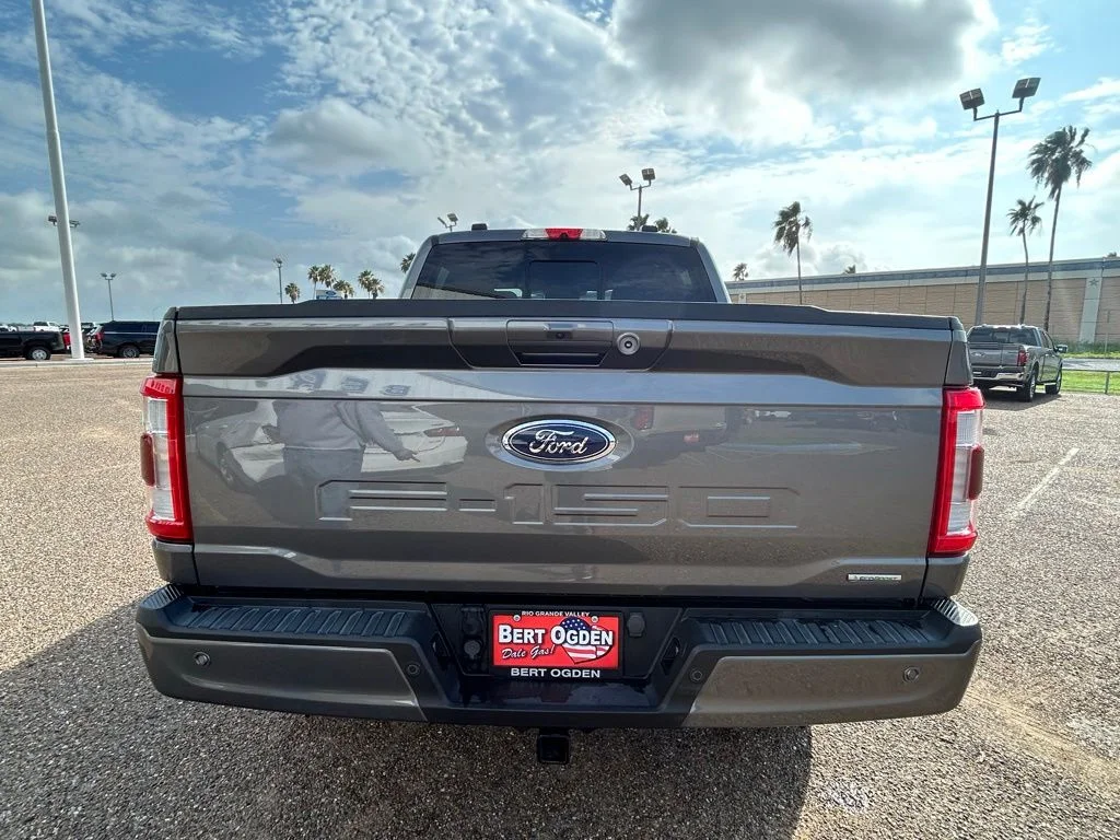 Used 2022 Gray Ford Lariat image 5