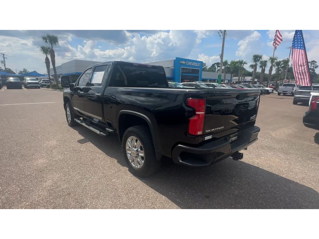 Used 2024 Black Chevrolet High Country image 8