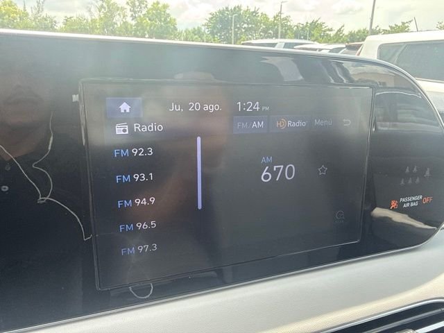 Used 2021 White Hyundai SEL image 16