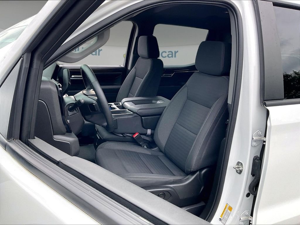 Used 2023 White Chevrolet RST image 9