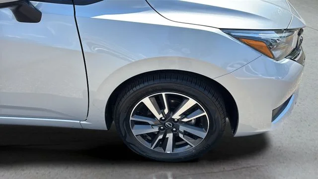 Used 2025 Silver Nissan 1.6 SV image 33