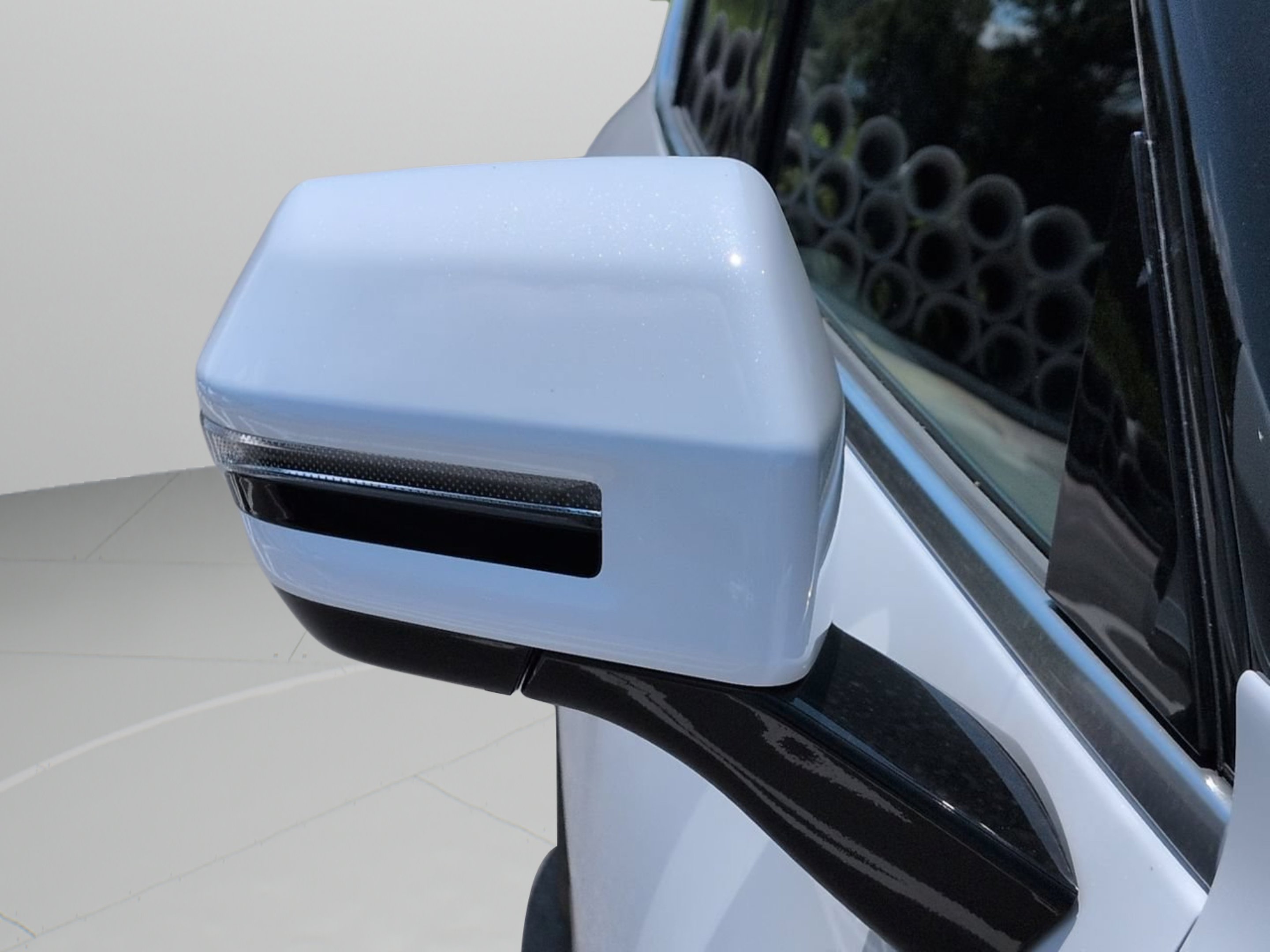 New 2026 Glacial White Pearl Kia Light RWD image 35