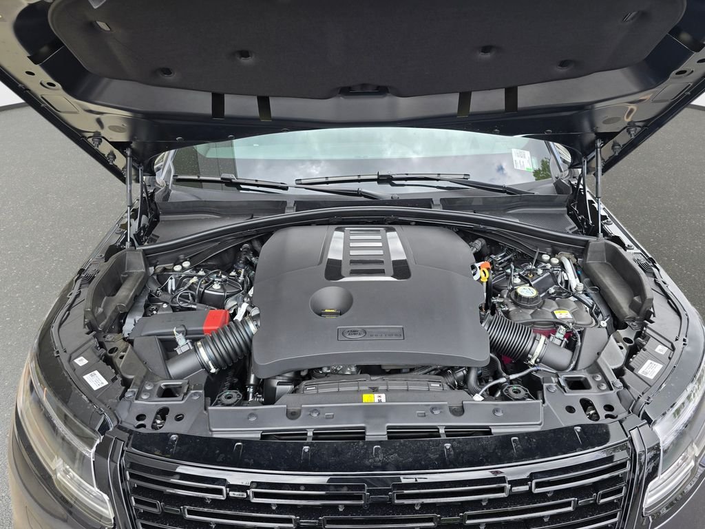 New 2026 Carpathian Grey LAND ROVER  image 32