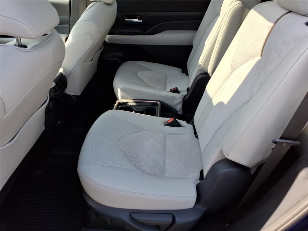 2024 Toyota Grand Highlander Platinum - Photo 14