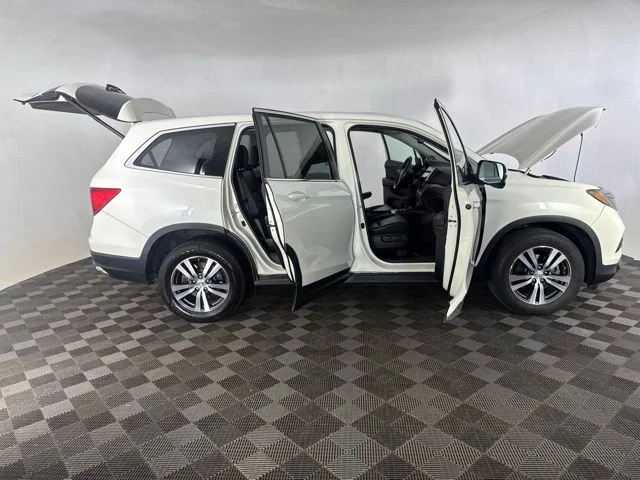 Used 2018 White Honda EX-L image 16