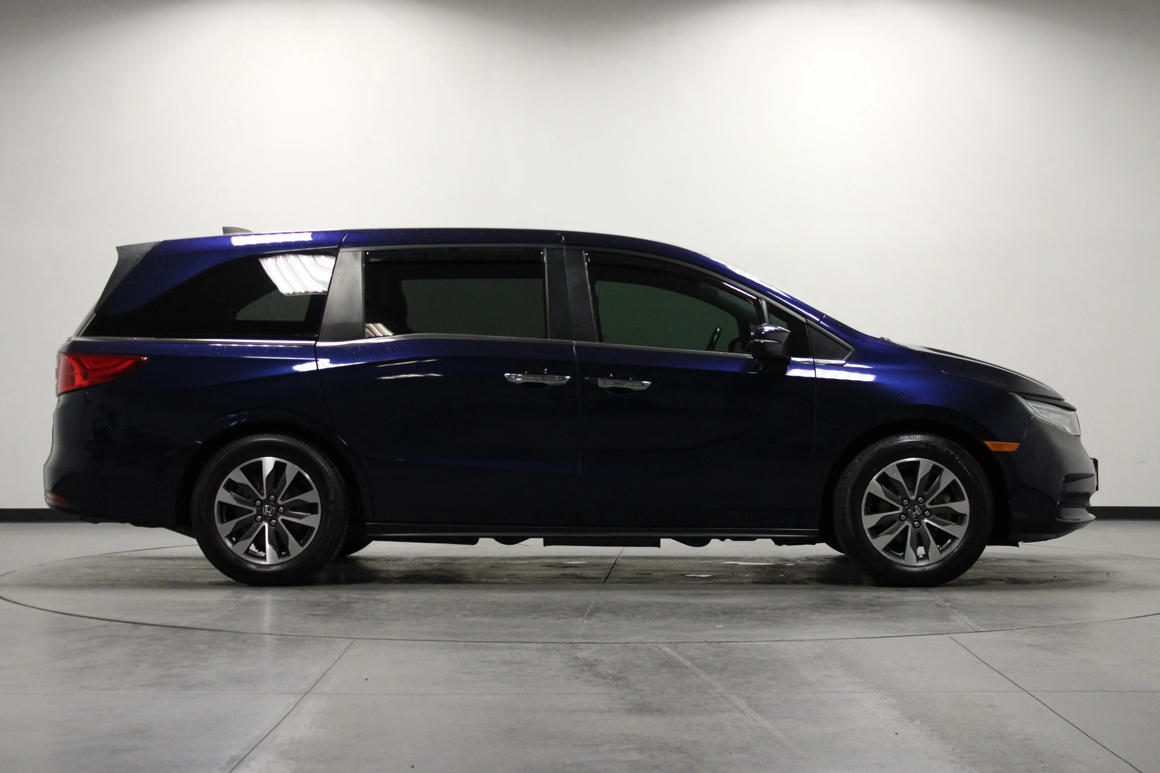 Used 2021 Obsidian Blue Pearl Honda EX-L image 3