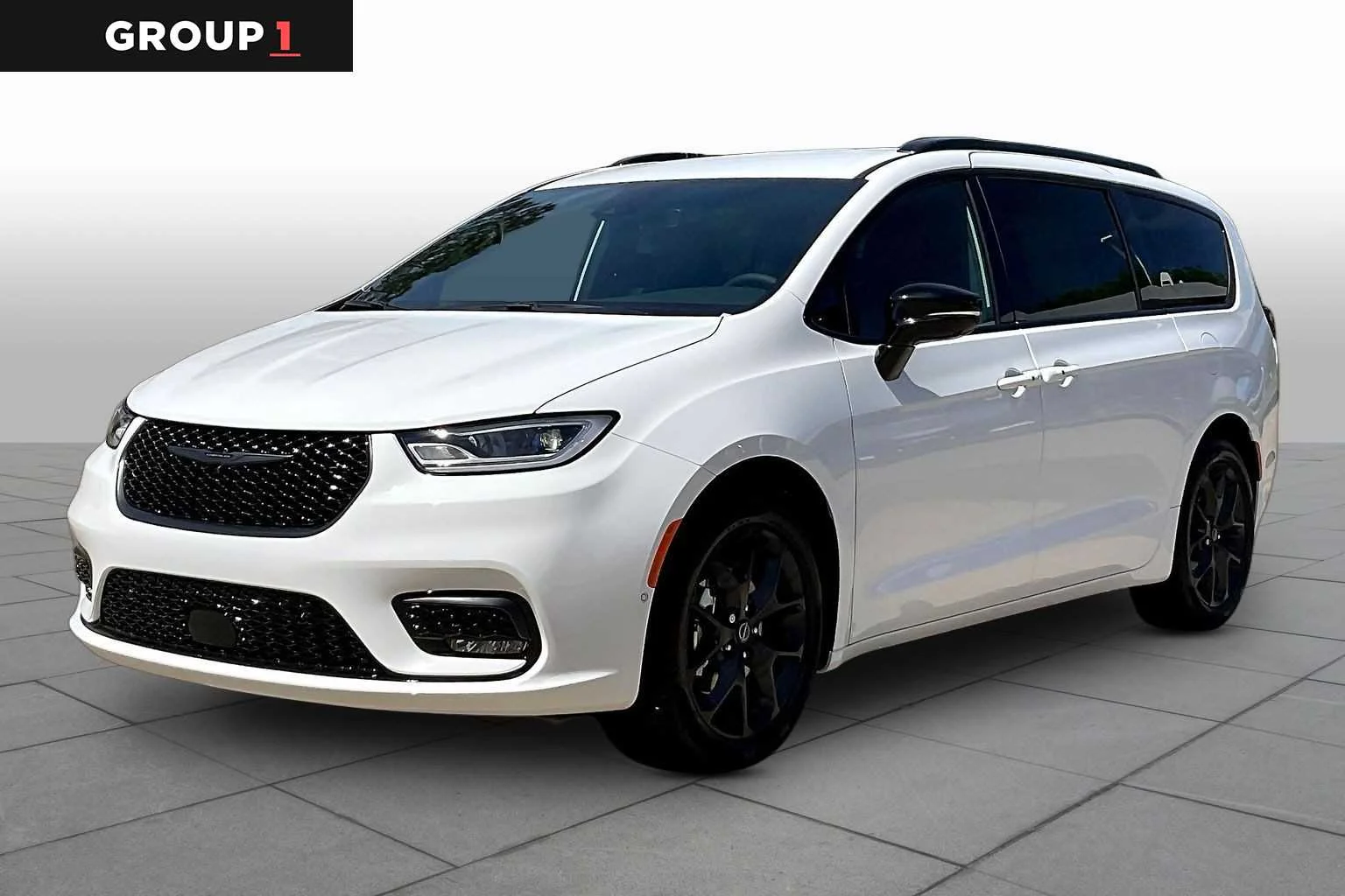 2026 Chrysler Pacifica Select's photo
