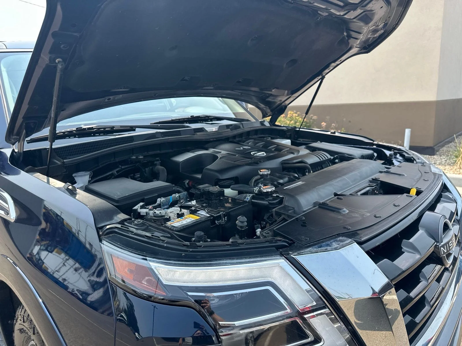 Used 2023 Blue Nissan SL image 49