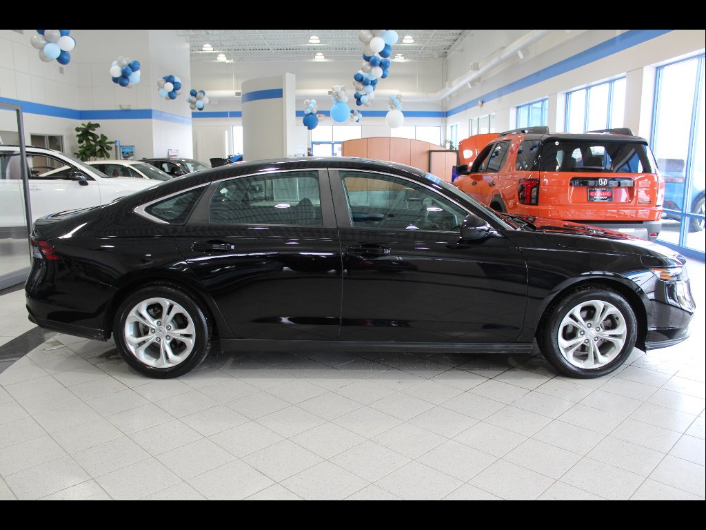2023 Honda Accord LX - Photo 4