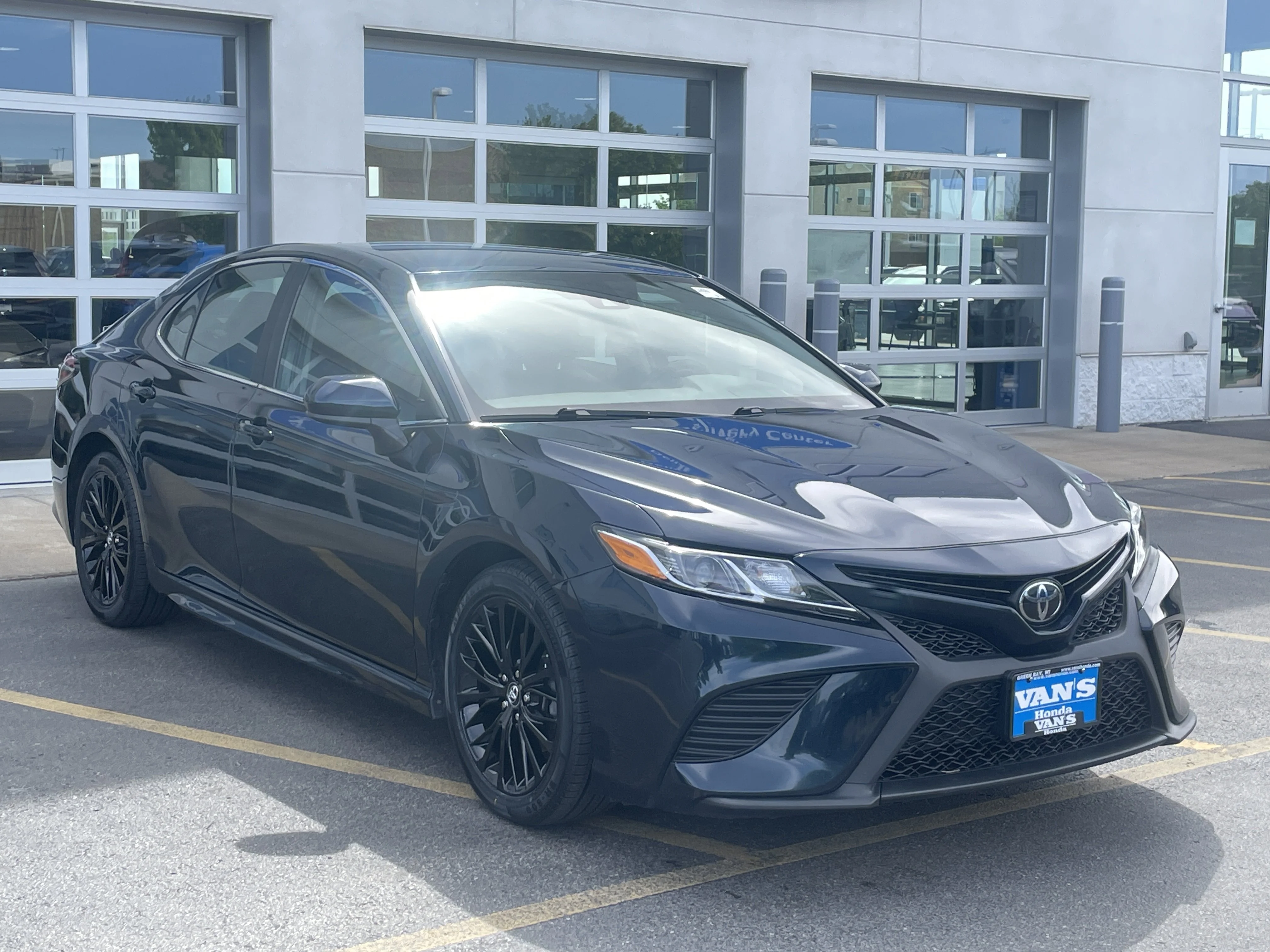 2019 Toyota Camry 2.5 Auto SE's photo