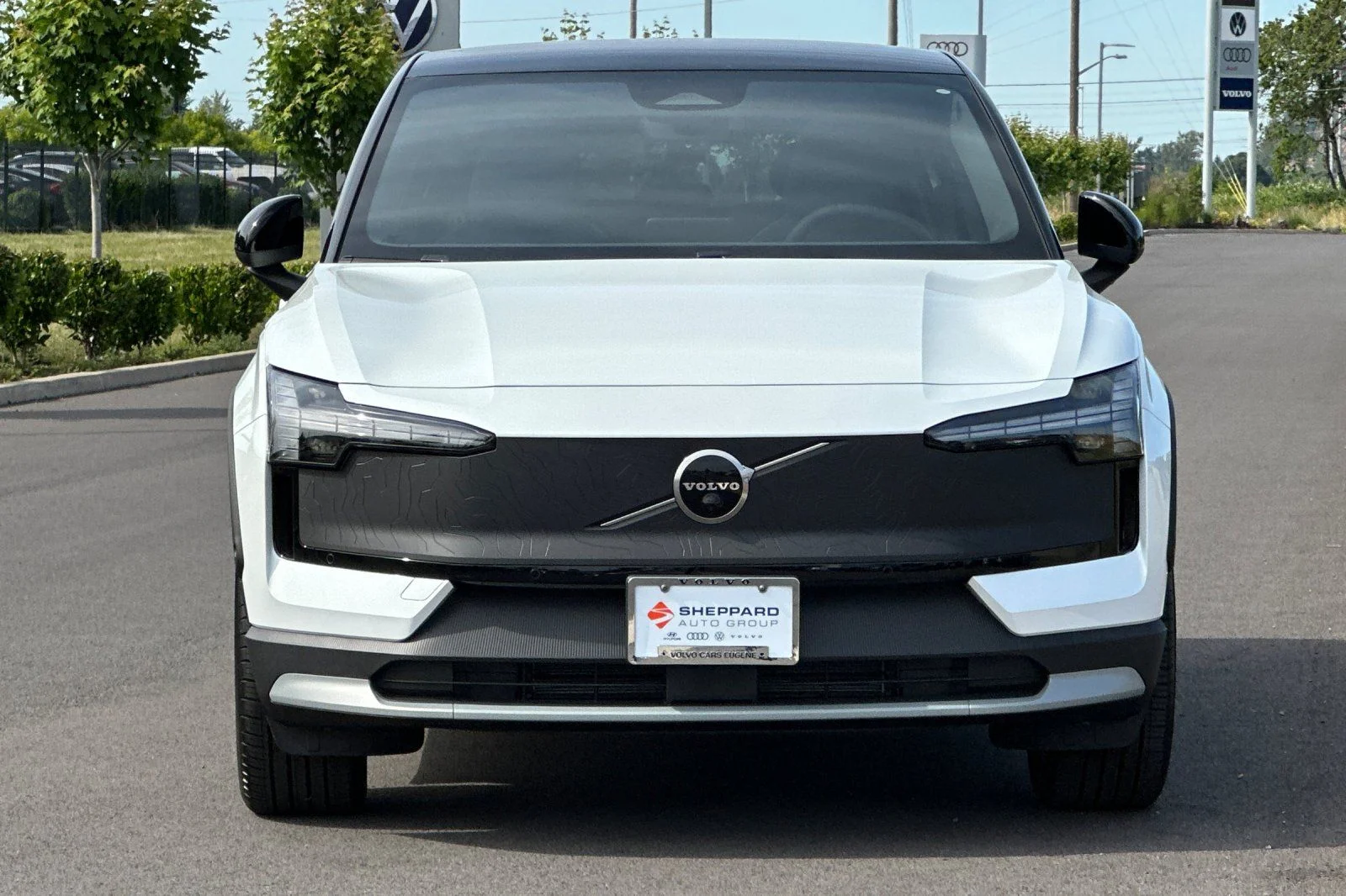 New 2026 Crystal White Volvo Ultra image 8