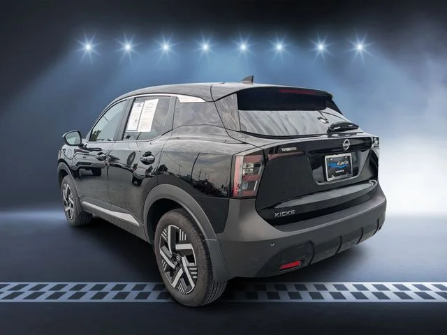 Used 2025 Super Black Nissan SV image 5