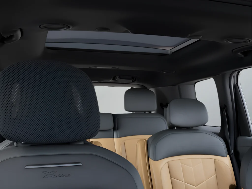 New 2027 Glacial White Pearl Kia X-Line SX image 22