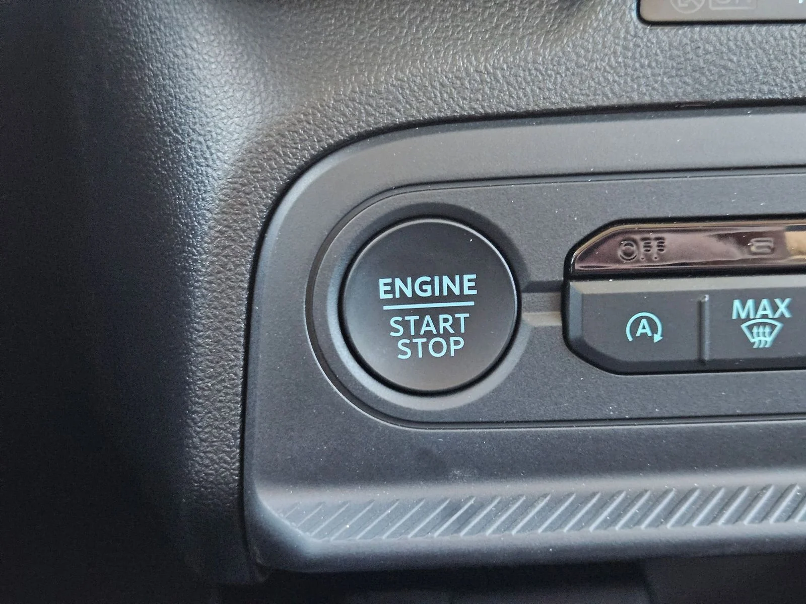 New 2025 Oxford White Ford Outer Banks® image 18