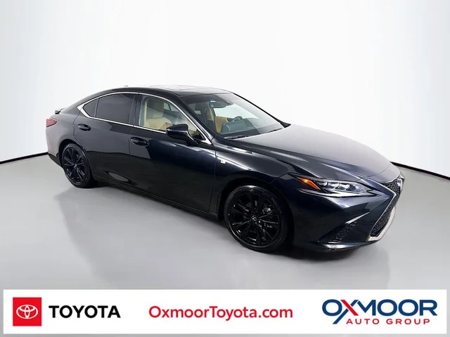 2025 Lexus ES 300h 300h's photo