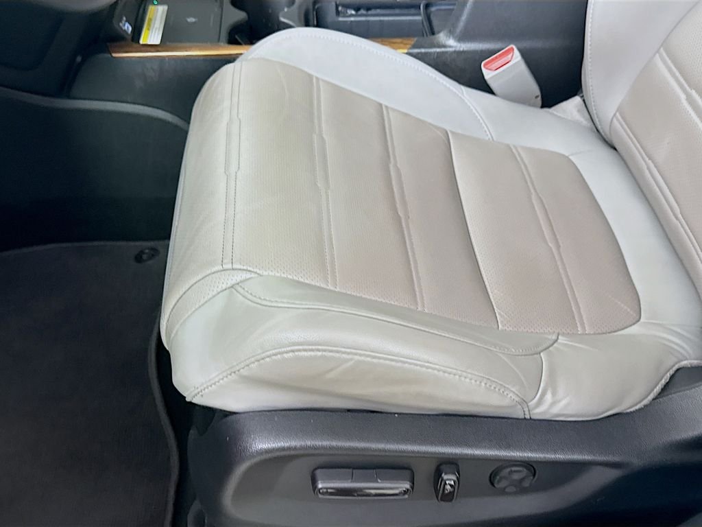 2022 Honda CR-V Touring - Photo 18