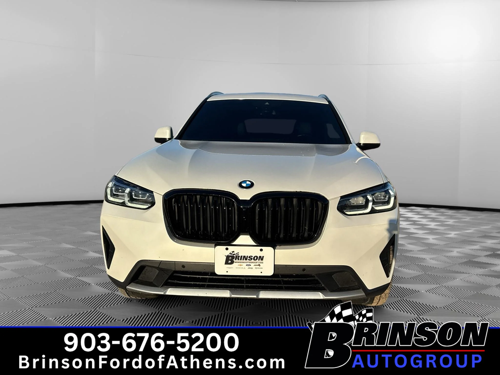 Used 2024 Mineral White Metallic BMW sDrive30i image 2