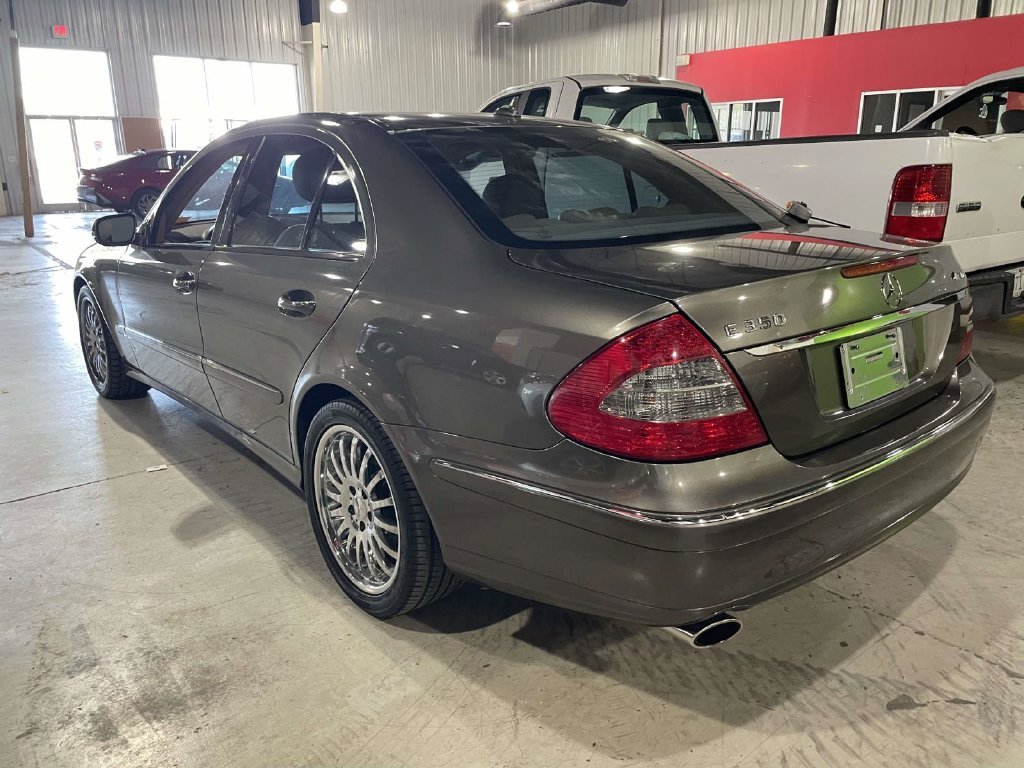 Used 2008 Beige Mercedes-Benz E 350 image 4