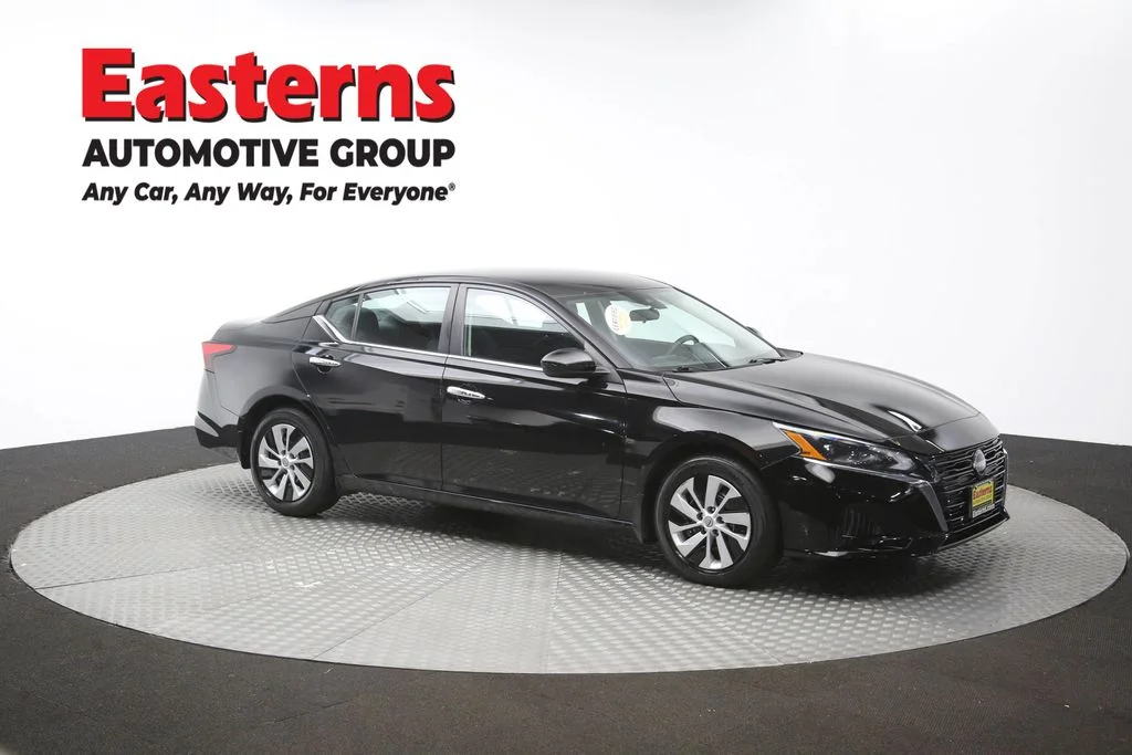 Used 2023 Black Nissan 2.5 S image 47
