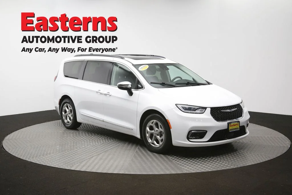 Used 2023 White Chrysler Limited image 52