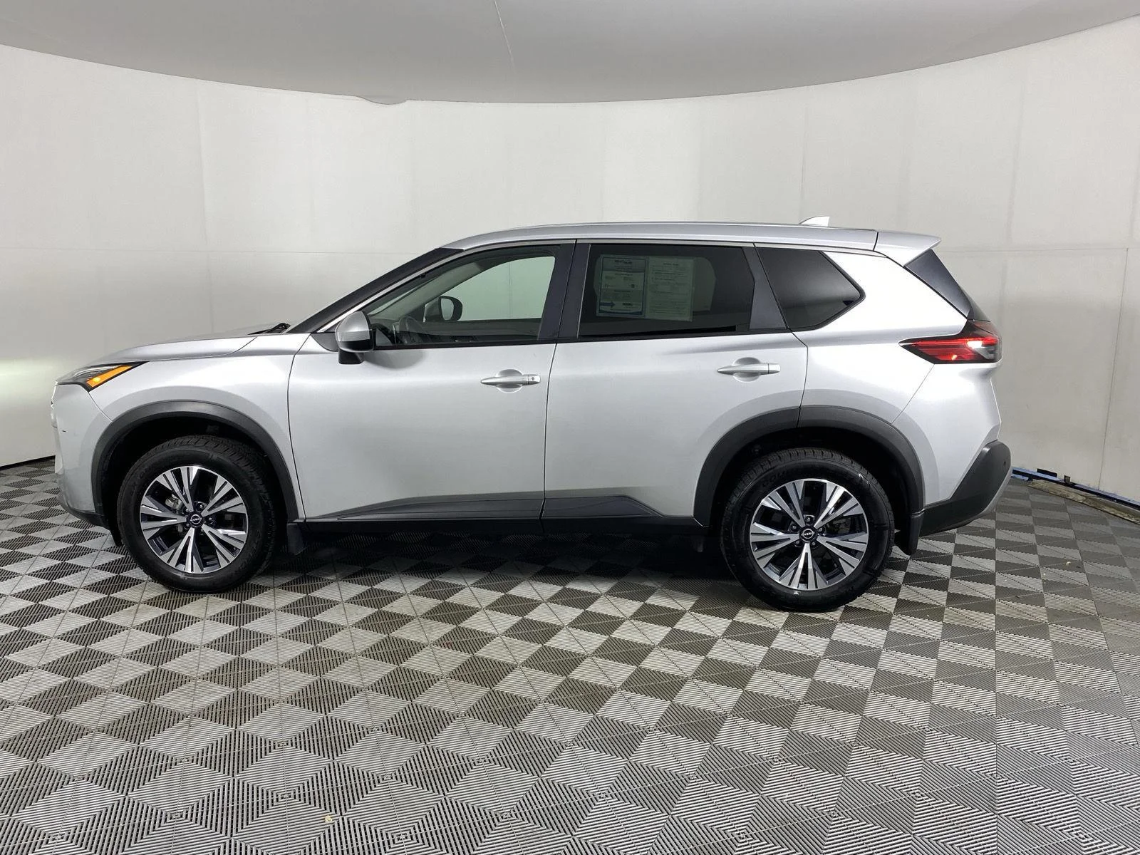 Used 2023 Brilliant Silver Metallic Nissan SV image 4