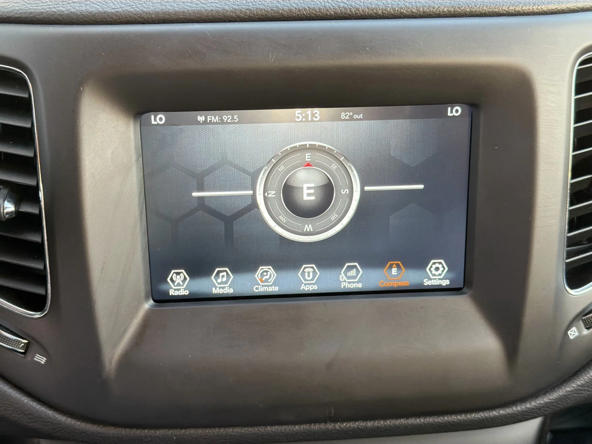 Used 2018 Redline Pearlcoat Jeep Latitude image 31