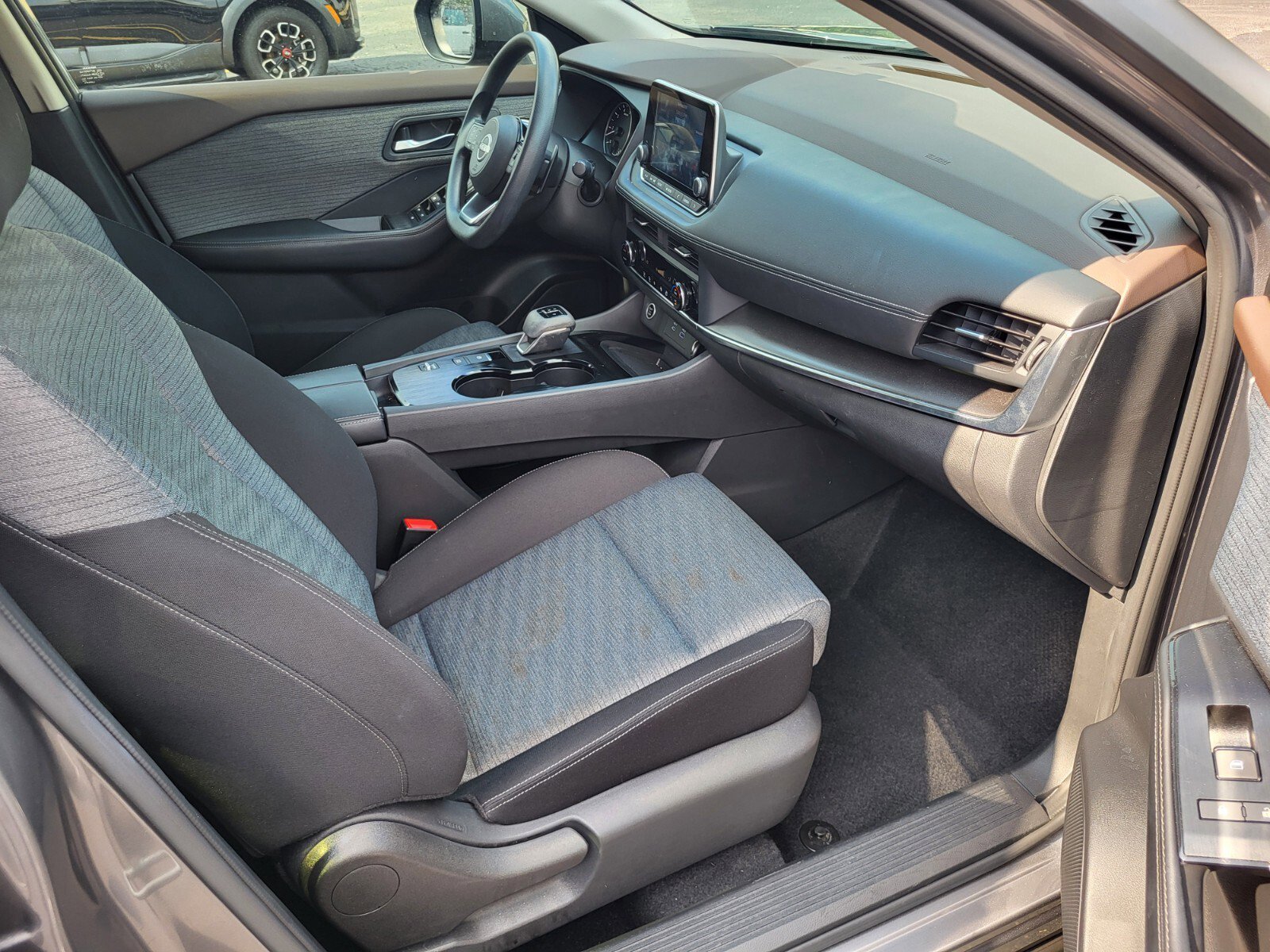 Used 2023 Gun Metallic Nissan SV image 12