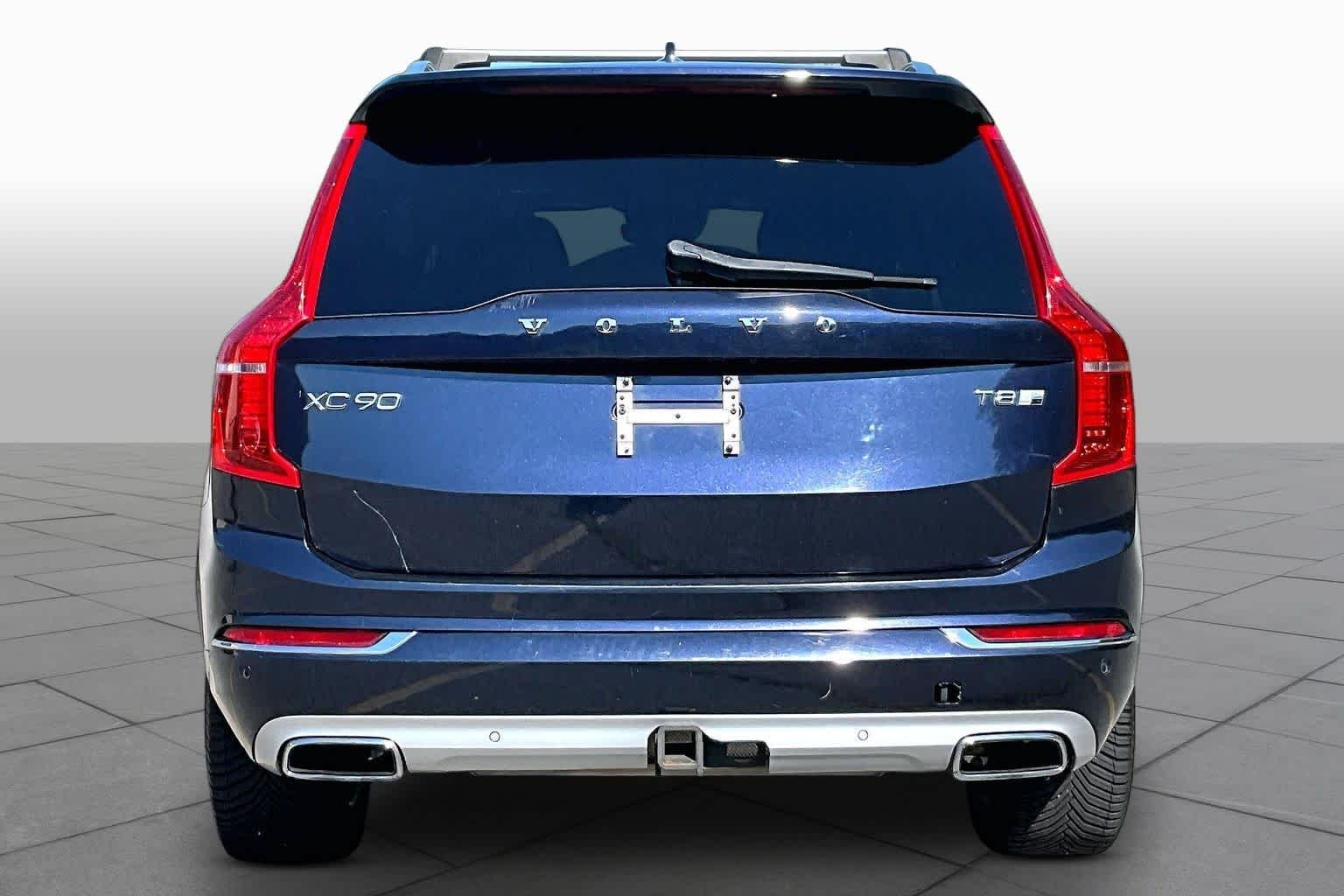 Used 2017 Magic Blue Metallic Volvo Inscription image 5