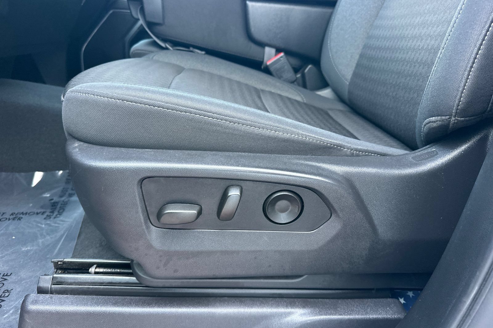 Used 2025 Summit White Chevrolet LT image 13