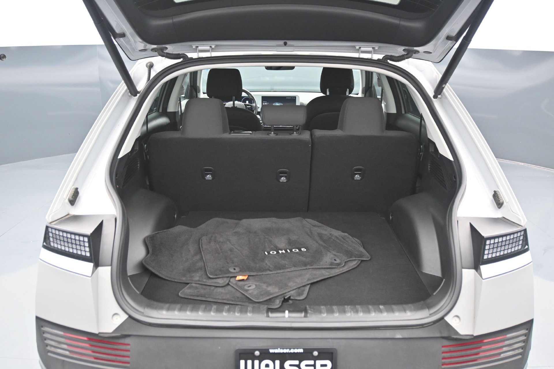 Used 2024 Cyber Gray Hyundai SEL AWD image 18