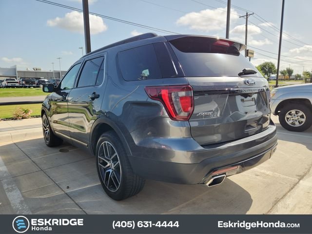 Used 2016 Gray Ford Sport image 3