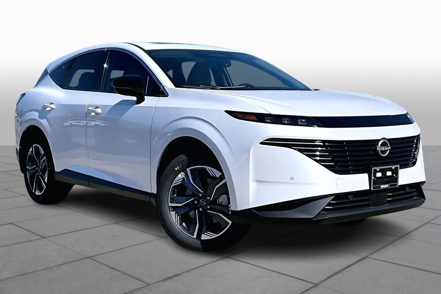 New 2026 Everest White Pearl TriCoat Nissan SL image 2