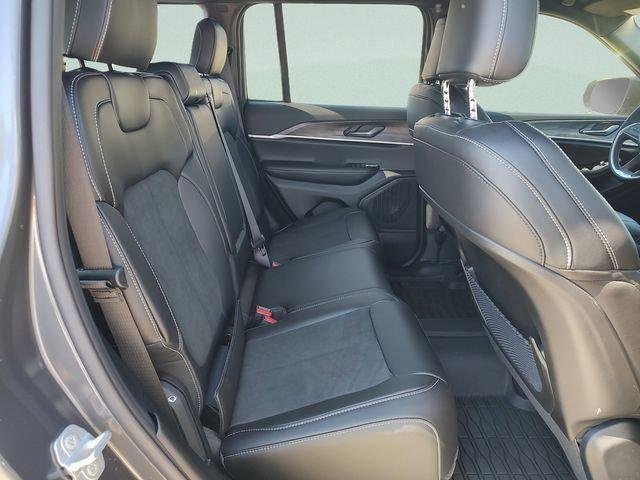 New 2026 Baltic Gray Metallic Clearcoat Jeep Laredo image 32