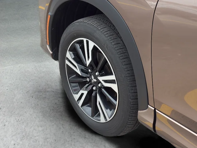 Used 2023 Brown Mitsubishi SEL image 13