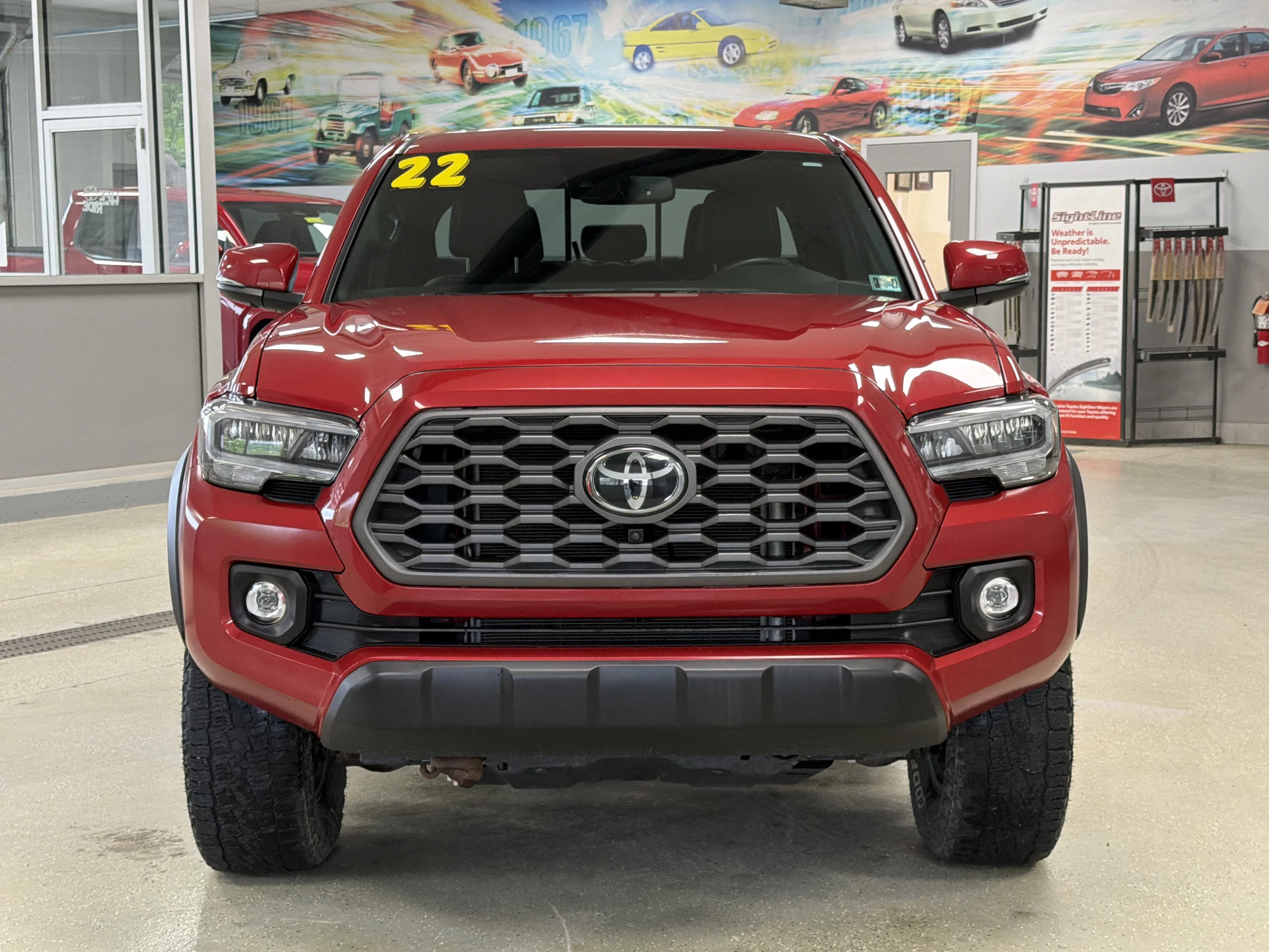 Used 2022 Barcelona Red Metallic Toyota  image 7