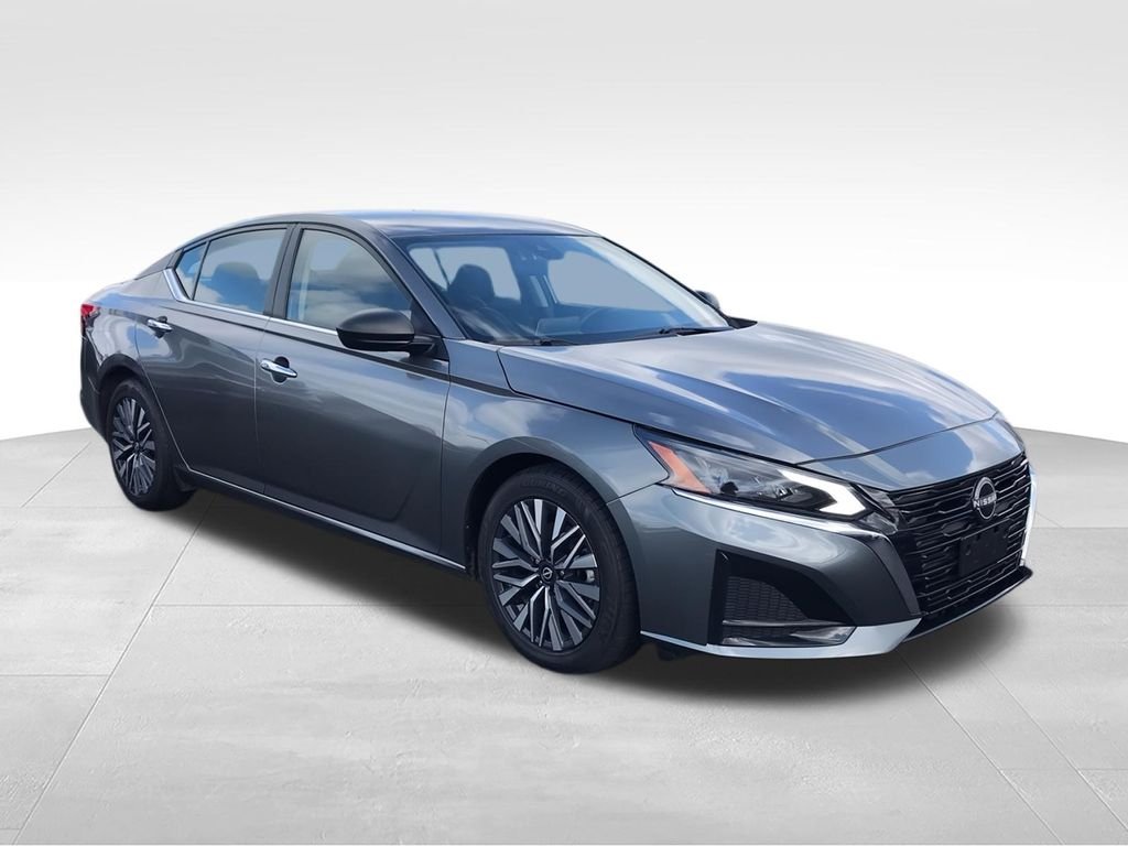 Used 2024 Nissan Altima SV with VIN 1N4BL4DV4RN313555 for sale in Radcliff, KY