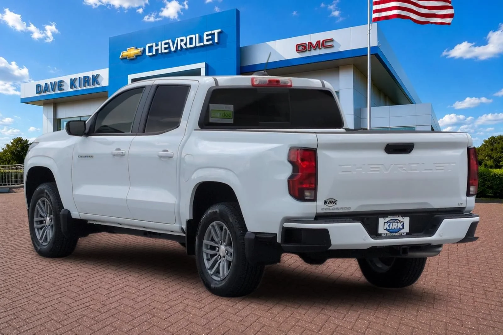 Used 2024 Summit White Chevrolet LT image 5