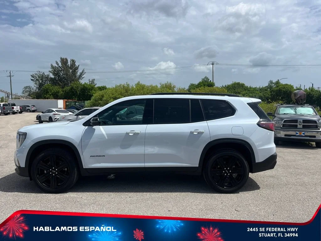 New 2026 Glacier White Tricoat GMC Elevation image 4