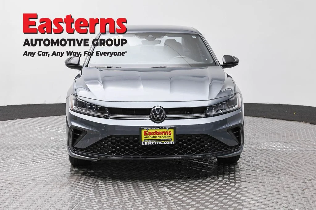 Used 2025 Gray Volkswagen 1.5T Sport image 2