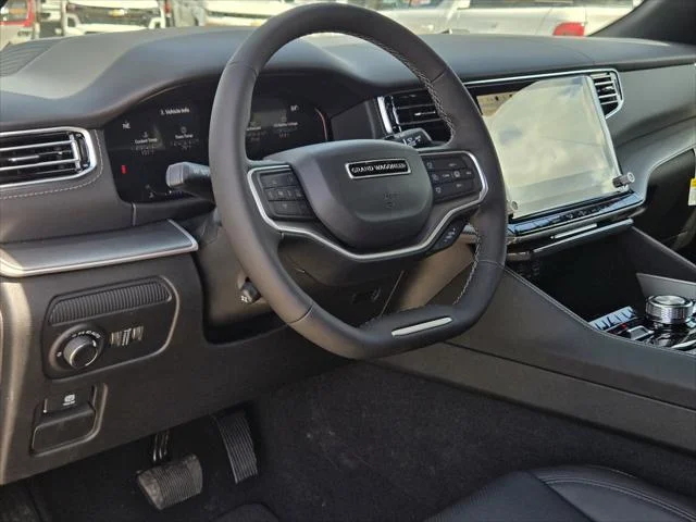 New 2026 Baltic-Gray Metallic Clear-Coat Exterior Paint Jeep Limited Reserve image 17