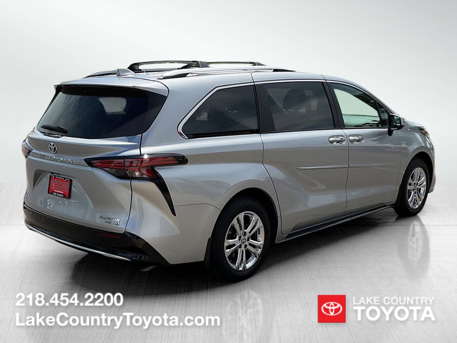 Used 2022 Silver Toyota Platinum image 4